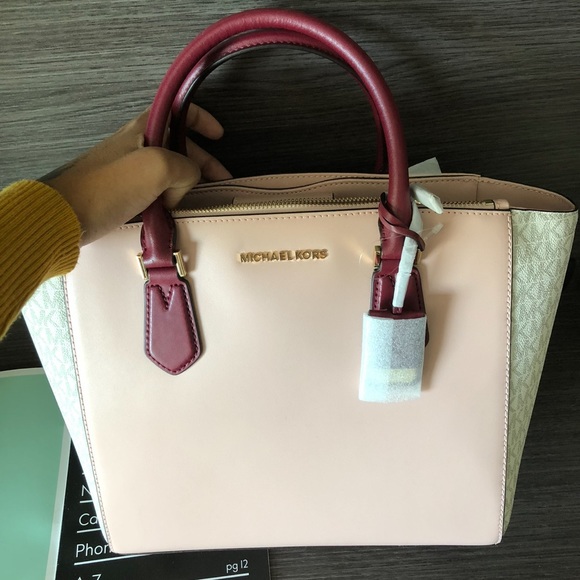 Michael Kors Handbags - Michael Kors handbag